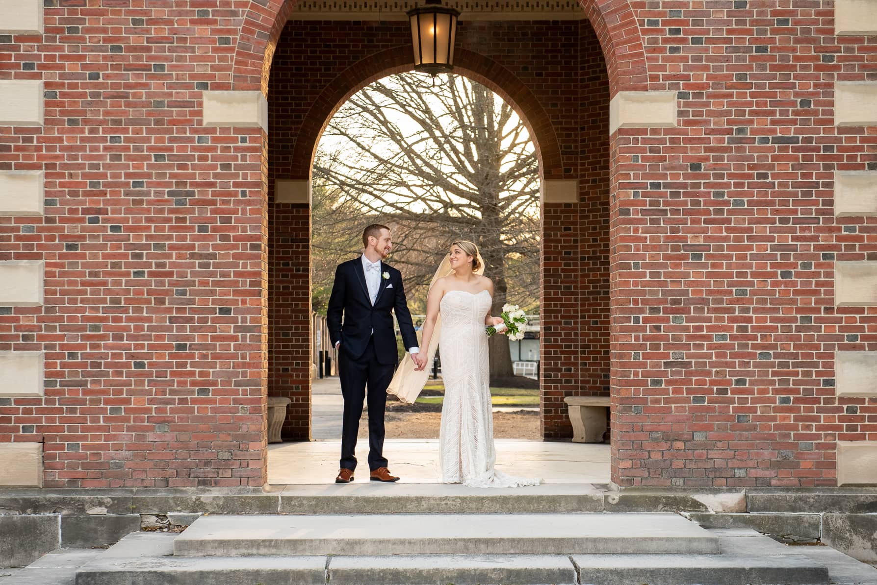 A Gatsby-Style Franklin Institute Wedding With The Coolest Selfie Station